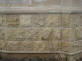 Облицовка: фасад: камень ракушечник, цоколь: известняк